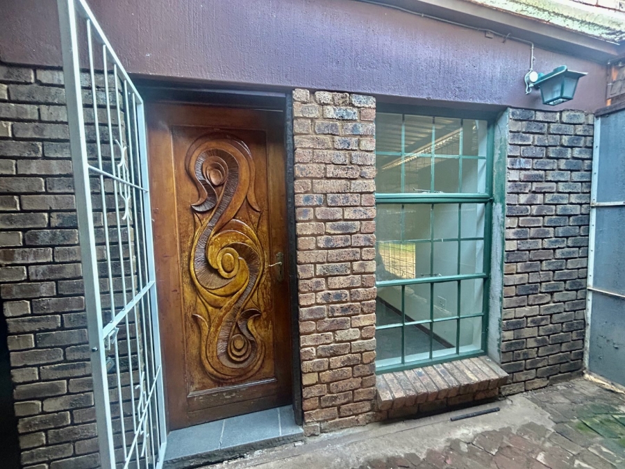 5 Bedroom Property for Sale in Ifafi North West